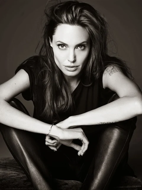 Angelina Jolie vs Jennifer Aniston
