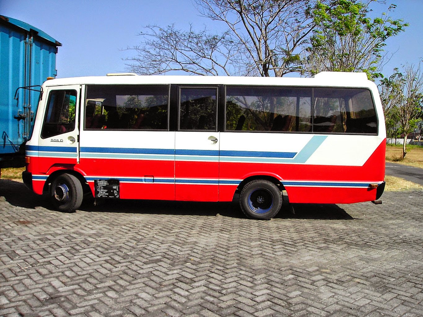 Bus Mercedes Benz 508D Gudang  Garam 