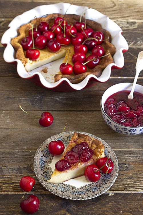 Quesada con Torta del Casar y cerezas del Jerte flambeadas