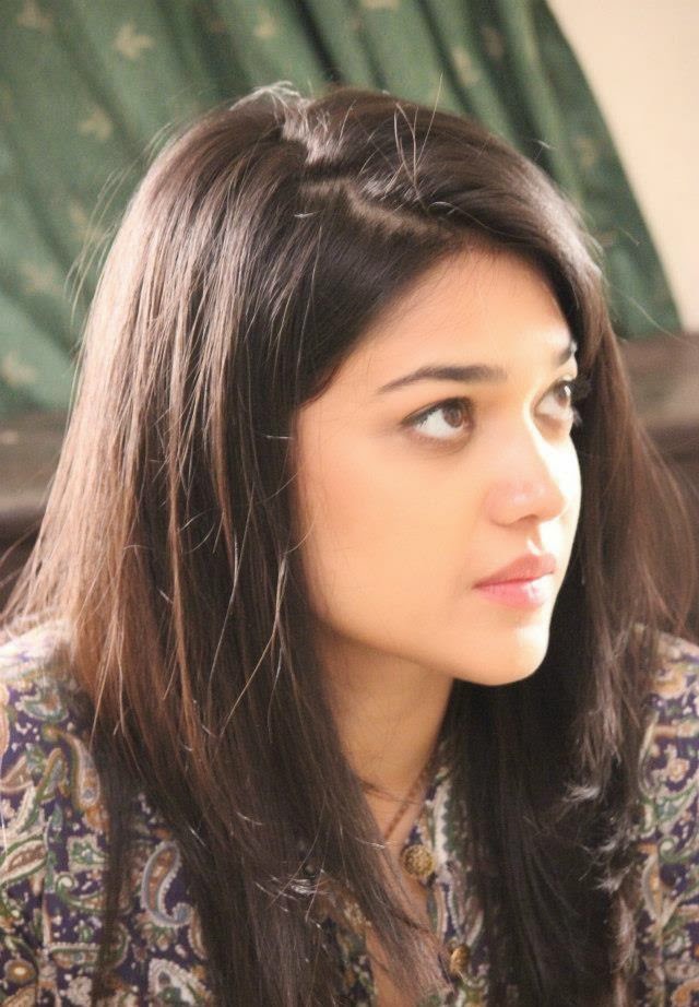 Sanam Jung HD wallpapers Free Download