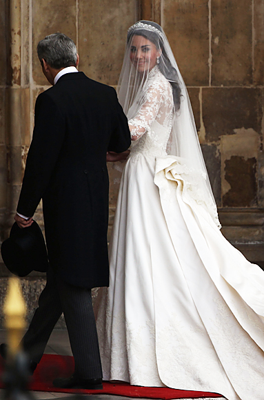 Eversince her engagement Ms Middleton kept mum on her wedding dress 