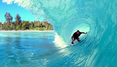 Surfing Kepulauan Mentawai