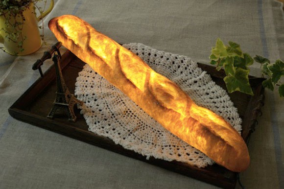 Unik, Roti Lampu ini Mirip Sekali dengan Roti Sungguhan