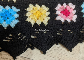 Sweet Nothings Crochet free crochet pattern blog, free crochet pattern for a granny square wrap with border, detail of the granny square pattern,