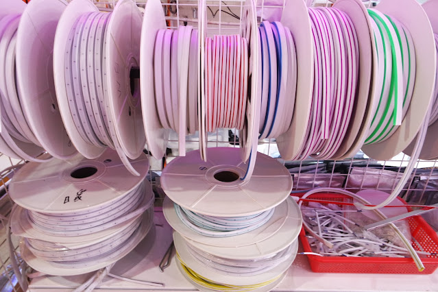 各式led應用照明專家,客製化商品,LED投影燈,客製化霓虹燈板,led工程施工 (嘉煜PLUS TECH)