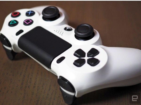 The controller of the PS4 is compatible with Steam 100%