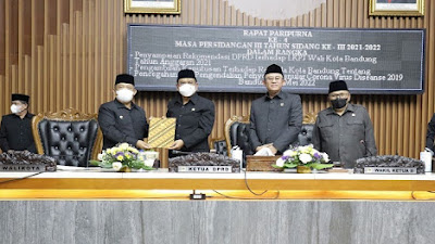 DPRD Kota Bandung Sampaikan Rekomendasi LKPJ Wali Kota TA 2021