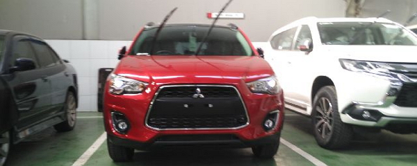 Mitsubishi Outlender Sport Tipe PX Warna Merah