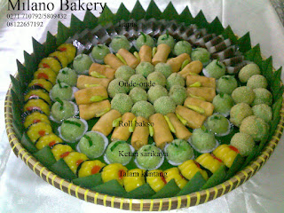 Kue Onde-onde-Roll Bakso-Ketan Sarikaya-Talam Kentang-Lapis