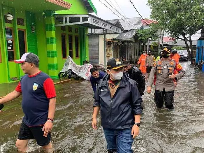 Pemkot Banjarmasin menetapkan status Tanggap Darurat Banjir dan Air Pasang per tanggal 15 Januari 2021. Menyusul adanya kemungkinan debit air yang terus kian meninggi.