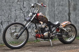 Honda CB dengan modifikasi beraliran chopper style