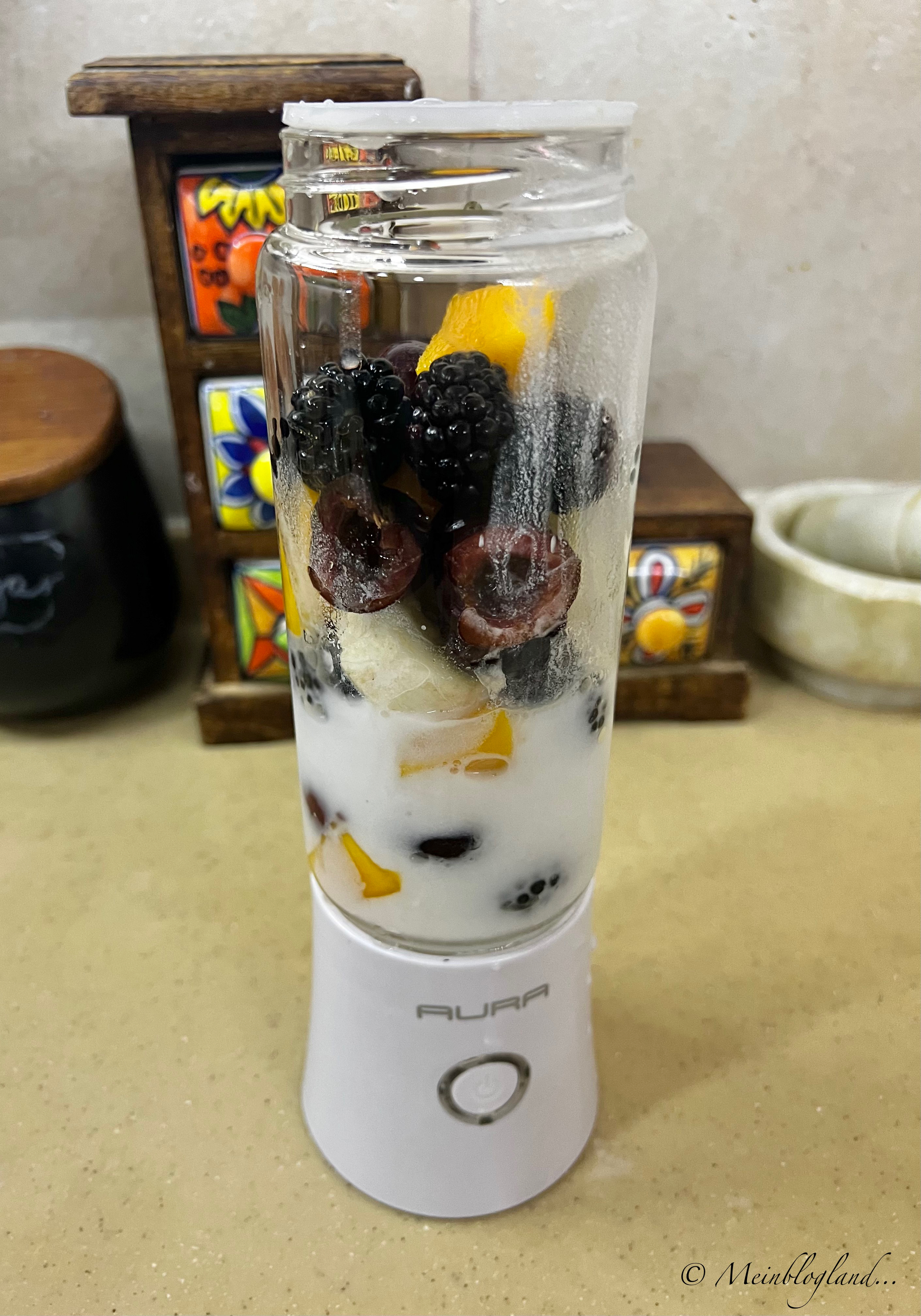 Aura Blender Review: Smoothie-Making with my Portable Mini Blender