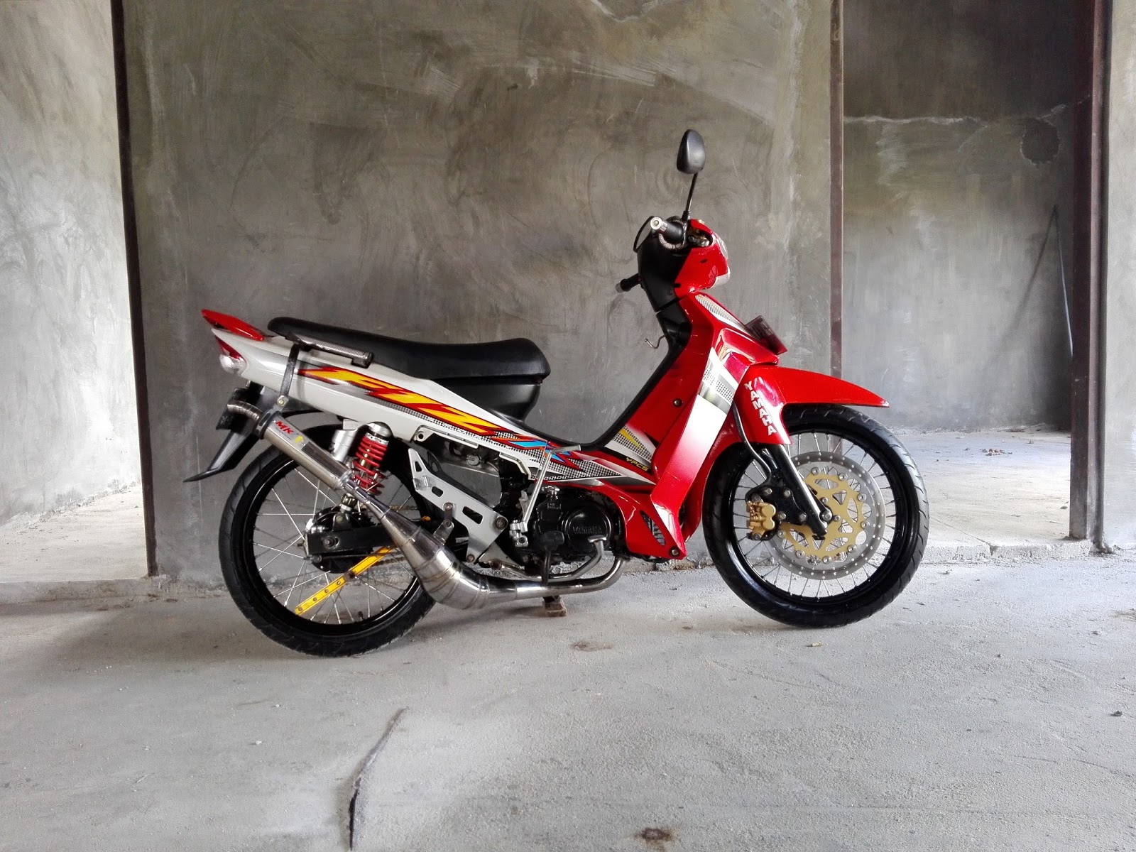 Download Koleksi 63 Modifikasi Motor Yamaha F1zr Standar Terkeren