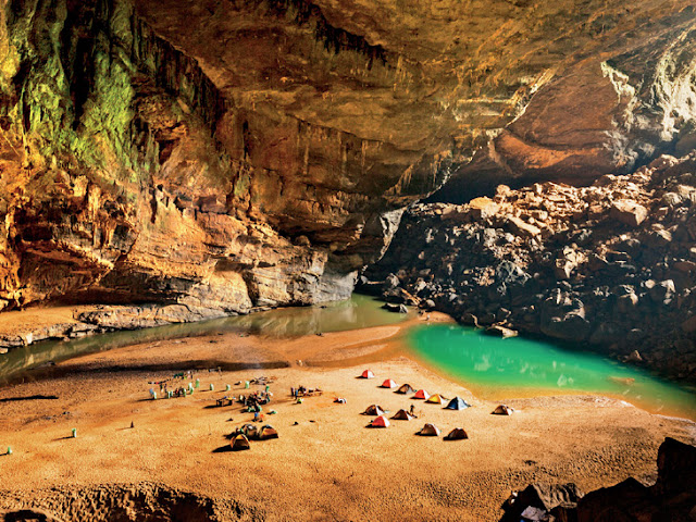 Vietnam - world's largest cave opens 326 days later