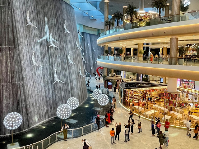 Divers The Dubai Mall