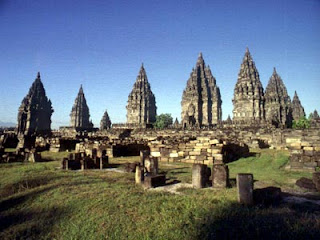 objek wisata candi prambanan indonesia