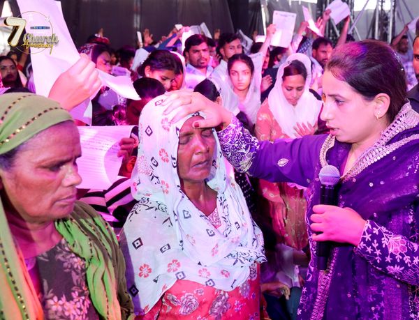 LAY HAND PRAYER SERVICE WITH PASTOR ARCHNA SANDHU JI.