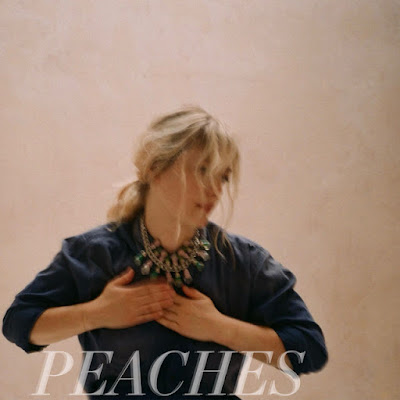 Alison Sudol Shares New Single ‘Peaches’