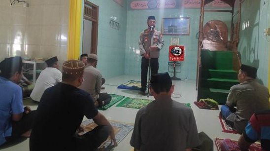 Safari Jum'at, Kapolsek Polongbangkeng Selatan Jadikan Tatap Muka Jamaah Masjid Lingkungan Sayowang Lama