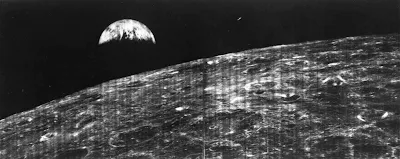 Aydan İlk Dünya Fotoğrafı