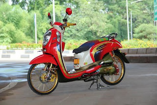 modifikasi-honda-scoopy-merah