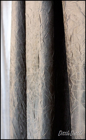 Texture-cutain