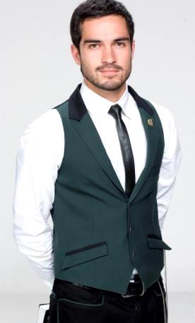 Foto de Alfonso Herrera con corbata