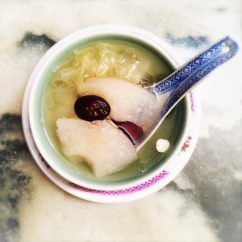 asian pear, chinese, health, Herbal, Pear, recipe, Snow Fungus, snow pear, Soup, sweet, Tonic, 北杏, 湯 apricot kernel, 雪梨, 雪耳