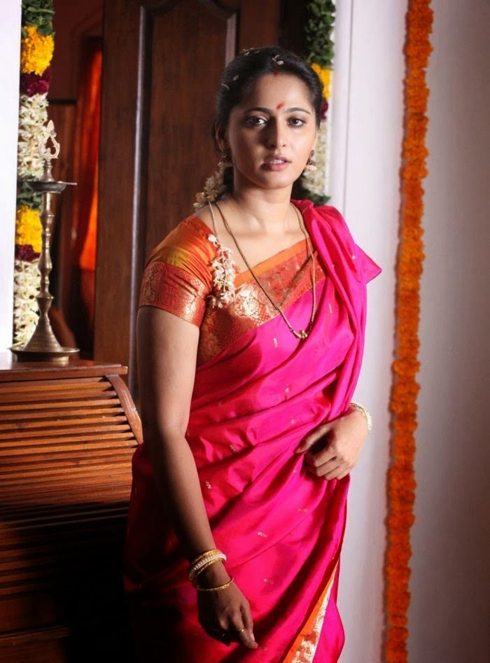 Actress Anushka Shetty Hot Pink Saree Hot Navels Show With ...