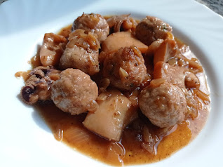 Albóndigas de pollo con sepia