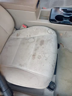 تنظيف السيارة من الداخل بالبخار