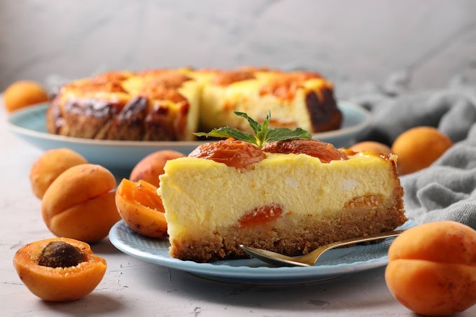  Nyári sárgabarackos-túrós süti: gazdag töltelék kerül a vékony tésztára