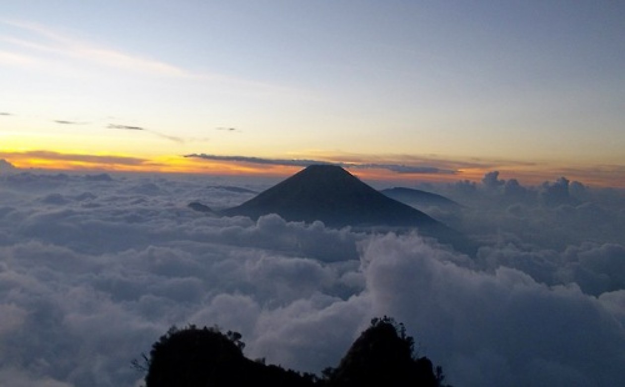 Tulisan Rial Untuk Semua Sahabat Gunung Cikurai