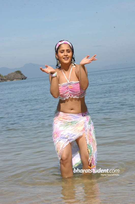 Tamil Actress Farzana Biography and Bathing Photos Photoshoot images