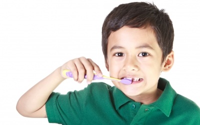 cara merawat kesehatan gigi anak