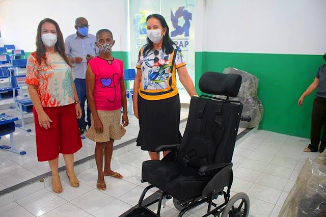 Prefeitura de Parnaíba realiza doação de cadeiras de rodas e equipamentos ortopédicos 