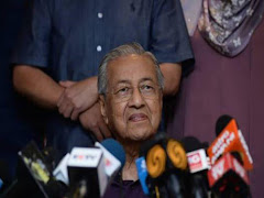 Tun Mahathir Letak Jawatan Perdana Menteri Malaysia!