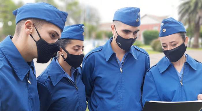 Imagen de empleados de servicio penitenciario