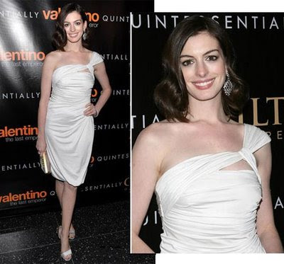 Anne Hathaway Stylist on Anne Hathaway N  O Precisou De Brilho Algum Para Chamar Aten    O  Ela