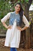 Nikitha Narayan new glam pics-thumbnail-24