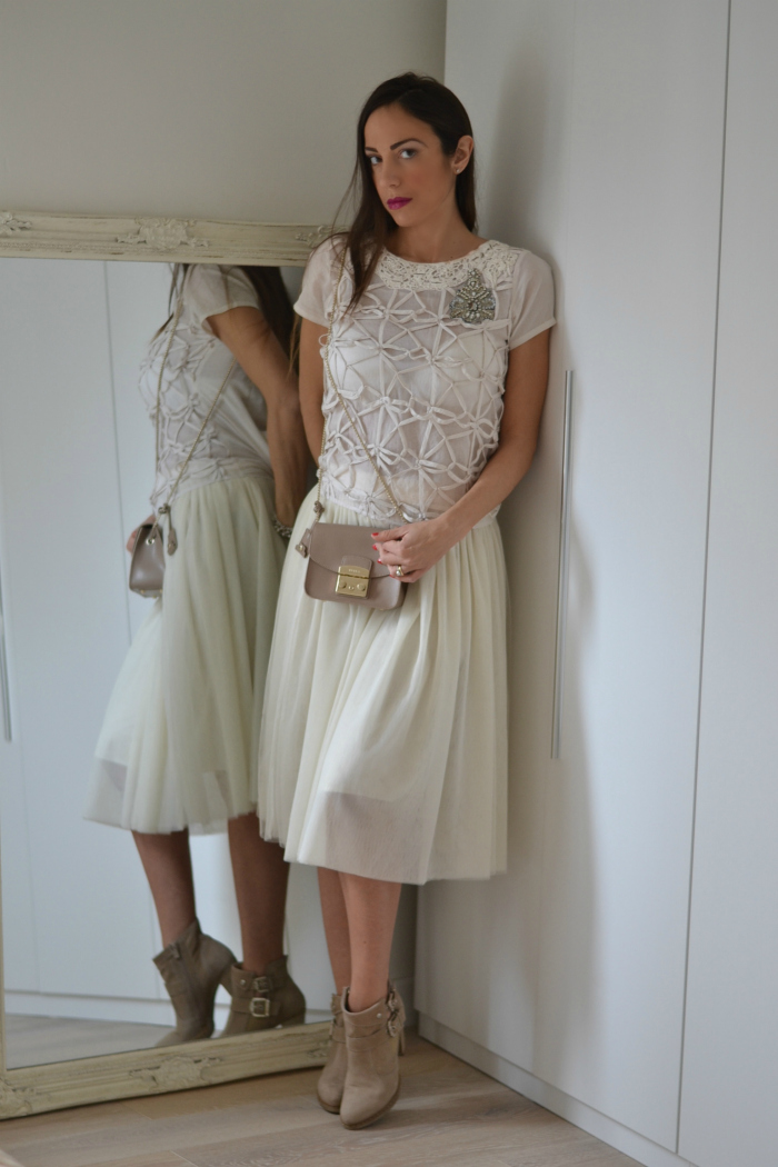 look con gonna tulle