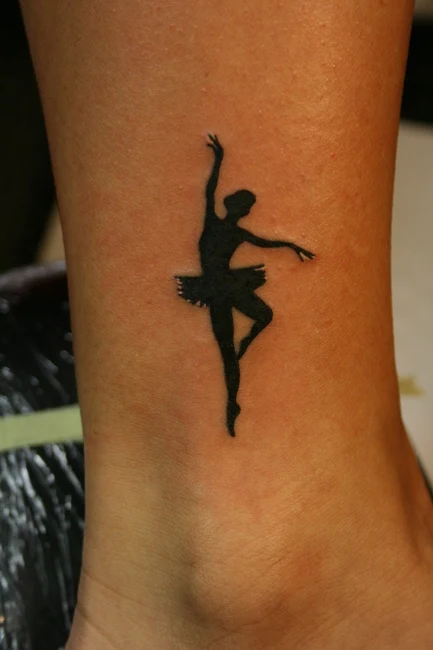  tatuaje de una bailarina