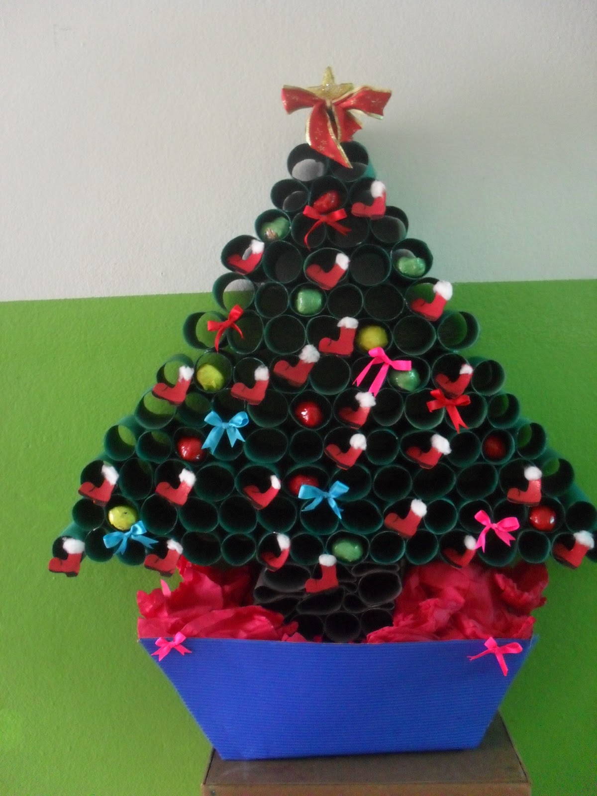 Arvore De Natal De Material Reciclavel