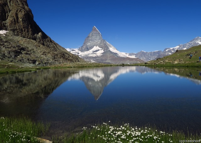 The reflection of the Matterhorn on the surface of the Riffelsee.