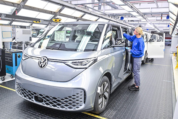VW ID Buzz: produção atingirá 130 mil unidades por ano após 2023