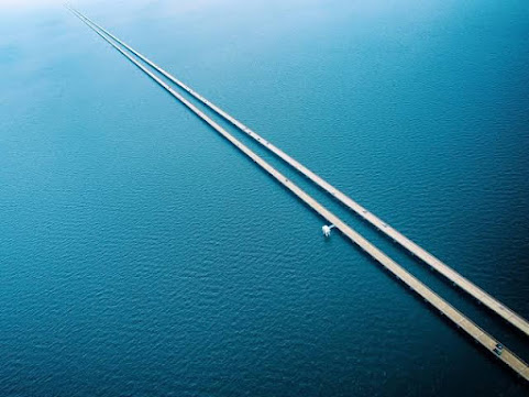 One of the longest bridges in the world is Lake Pontchartrain Causeway.