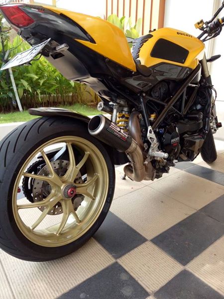 JUAL MOGE BEKAS Ducati Street Fighter 2012 BEKASI 