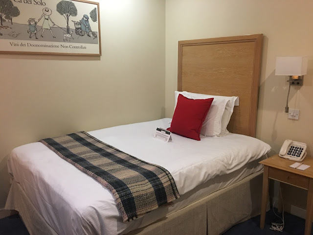 Single room, county hotel, chelmsford