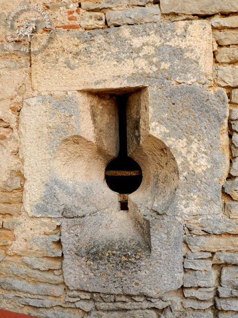 CHATEAUNEUF-EN-AUXOIS (21) - Château-fort