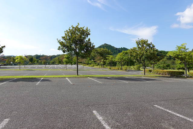 鳥取県西伯郡南部町鶴田　とっとり花回廊　駐車場